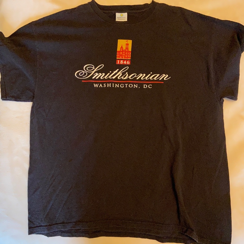 Vintage Smithsonian Museum T-shirt - size M
